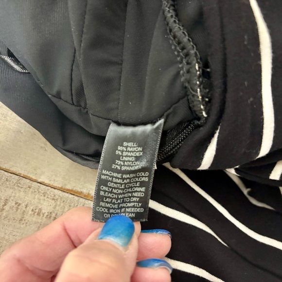 White House Black Market Instantly Slimming Striped Sheath Dress-Sz 10 - Picture 7 of 7